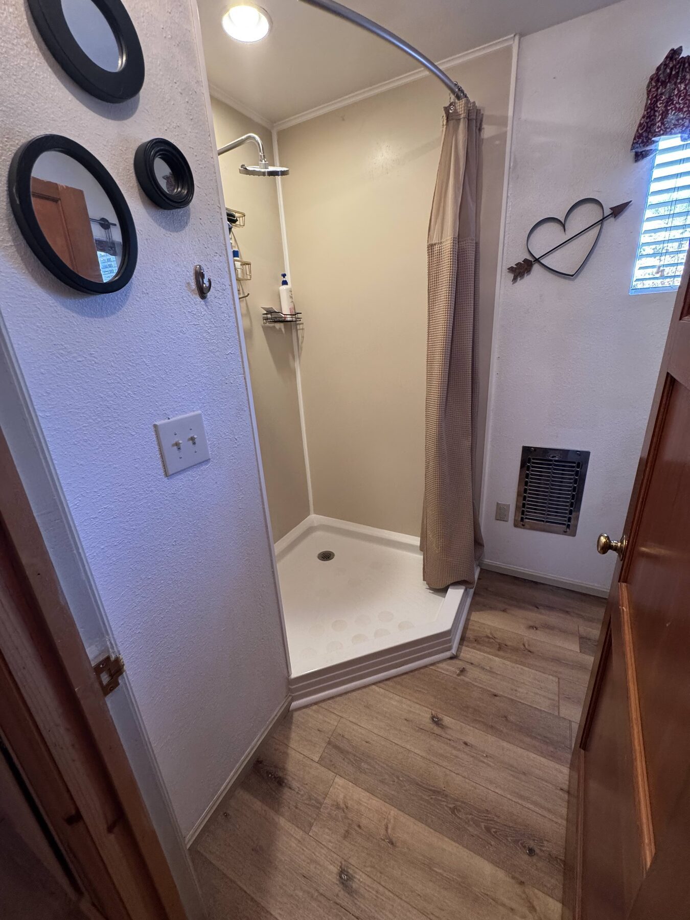 Bathroom shower